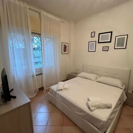 Adiacente Fermata Metro A Apartment